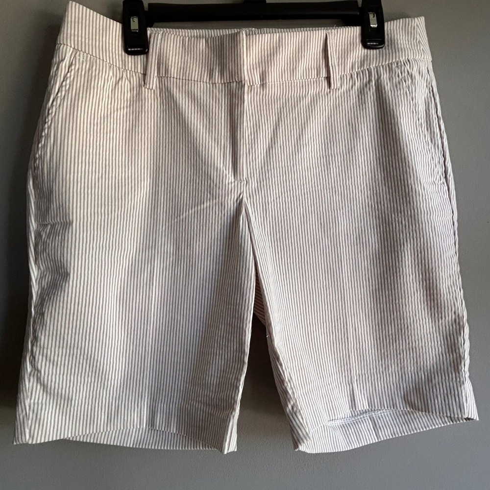 Cynthia Rowley Tan White Striped Seersucker Shorts Womens Size 12 Preppy Summer
